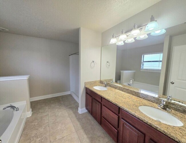 Building Photo - 4992 Makenna Cir