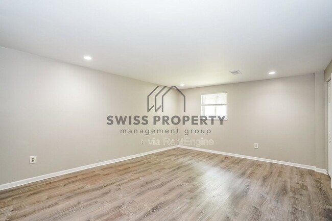 Building Photo - 5422 Everson Rd N