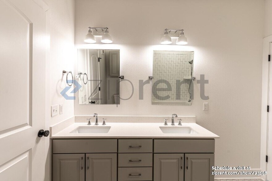 Building Photo - 4704 Sunset Trail