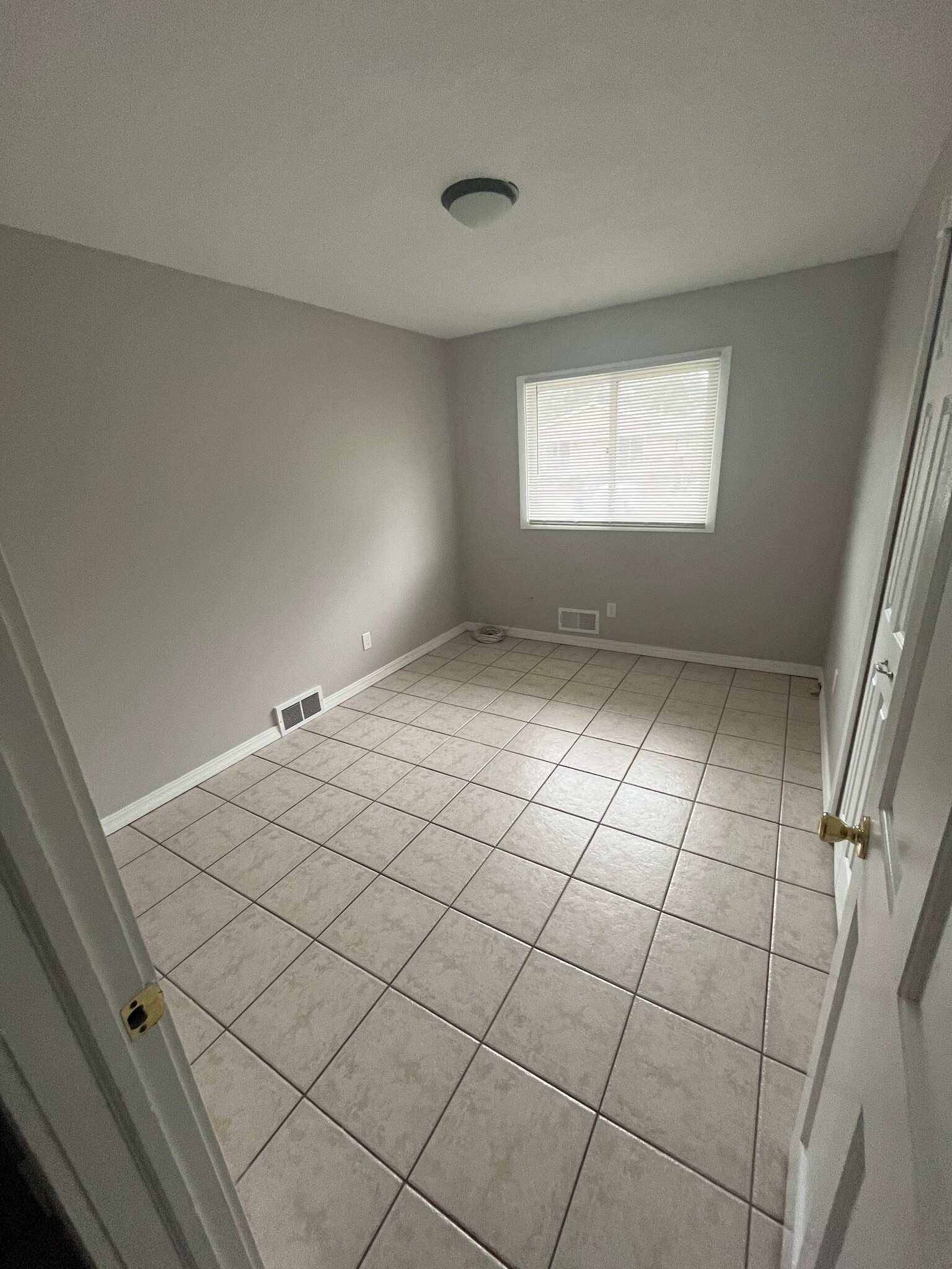 Second bedroom on main floor - 502 Sunnyside Ln