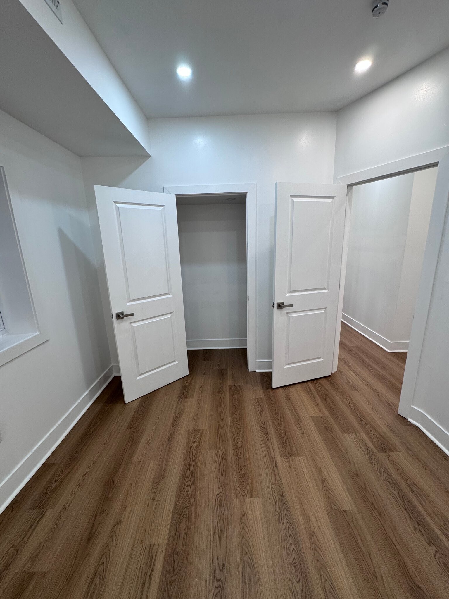 Building Photo - 647 N 16th St