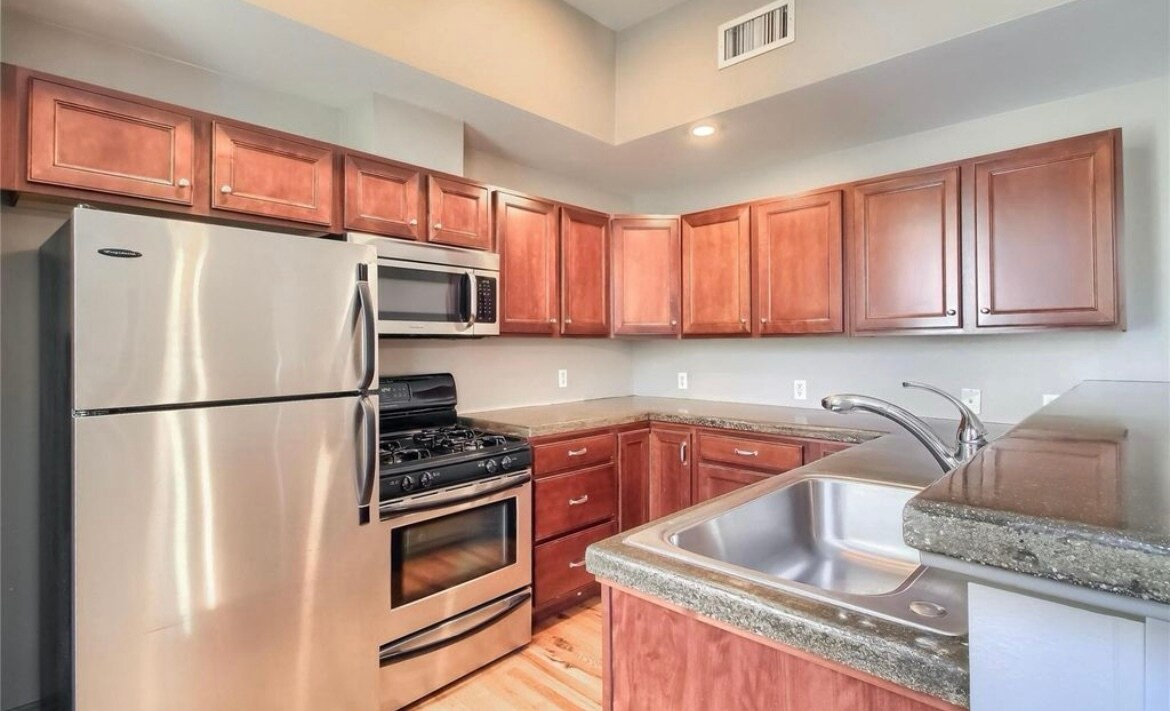 Building Photo - 3211 Zuni St