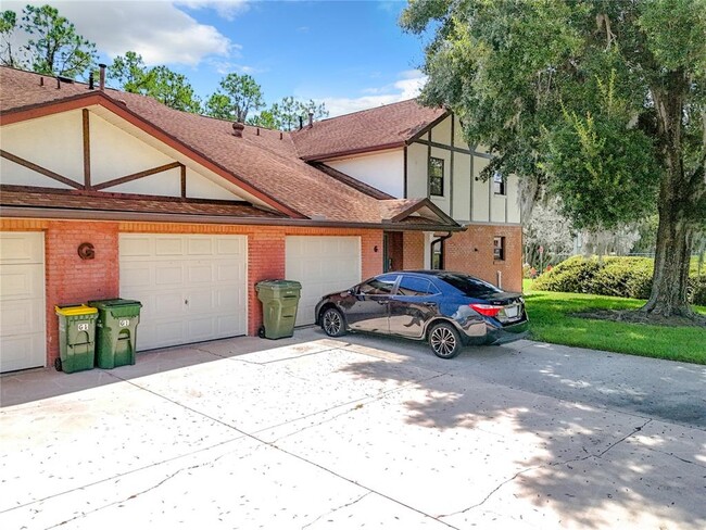 Building Photo - 100 E Oak Terrace Dr