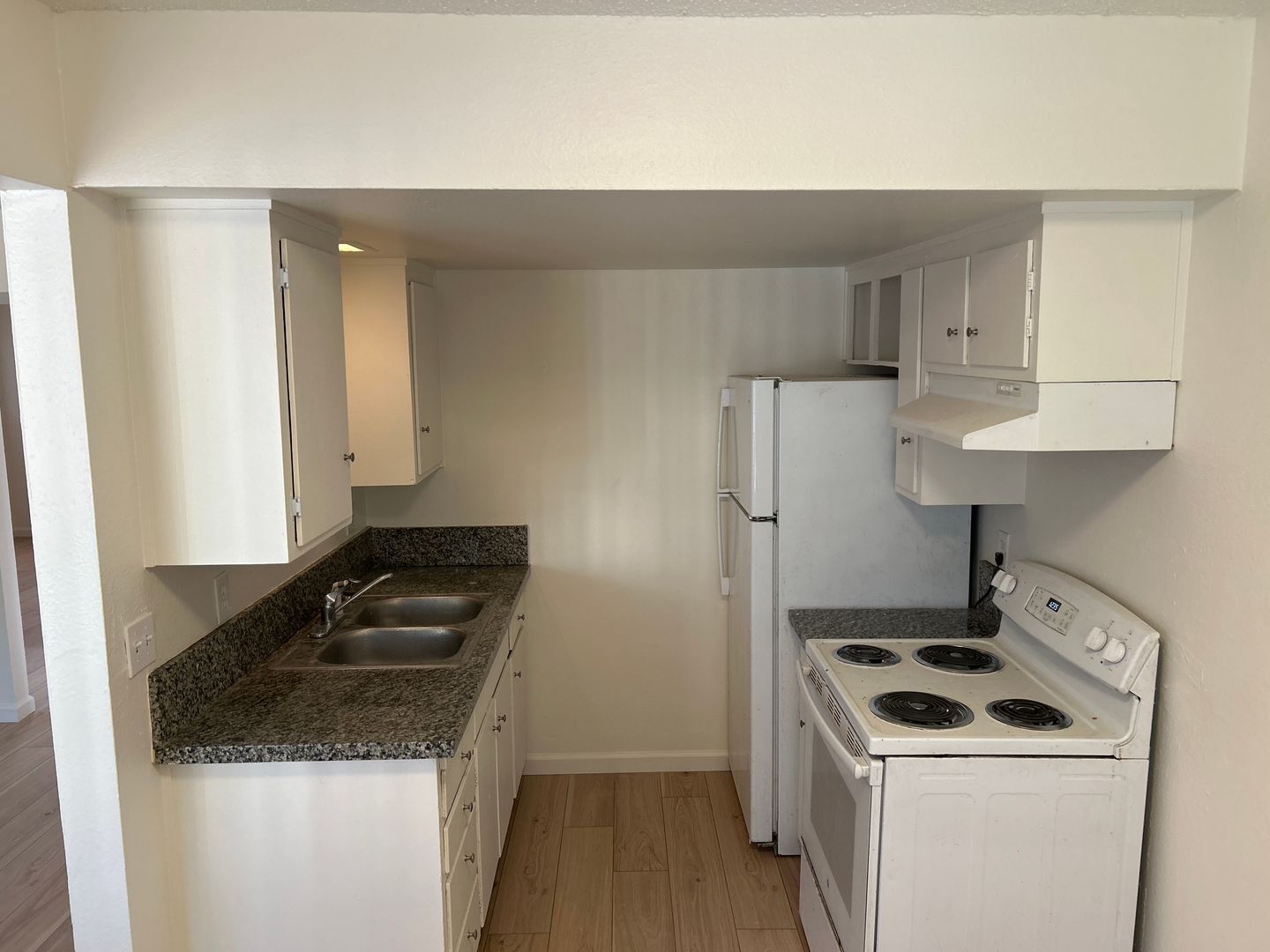 Building Photo - Maple 2