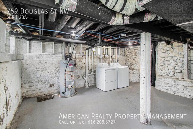 Building Photo - 759 Douglas St NW