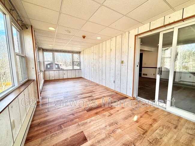 Building Photo - 616 Sandy Hill Rd