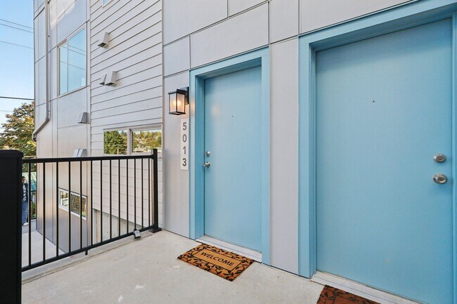 Building Photo - 5013 Ravenna Ave NE