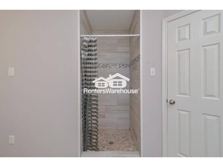 Building Photo - 6111 Dove Fern Ct
