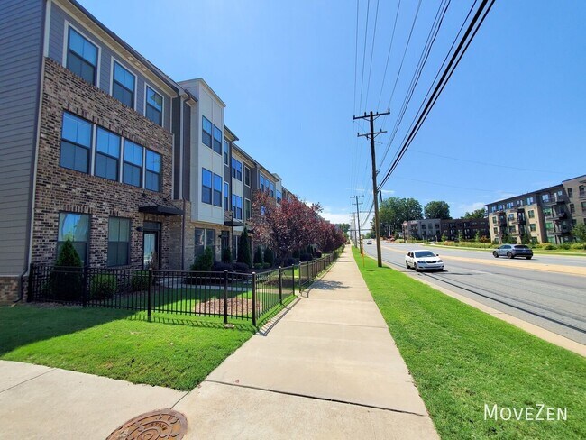 Building Photo - 3645 S Tryon St