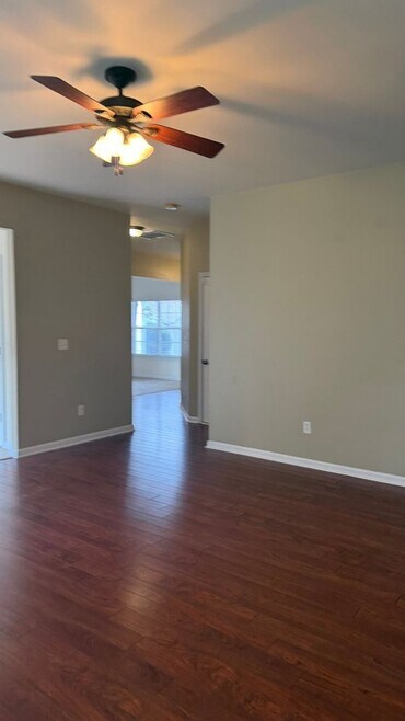 Building Photo - 505 Chartwell Dr