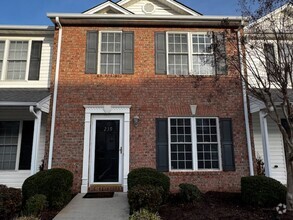 Building Photo - Wyndhurst Neighborhood with Finished Basement