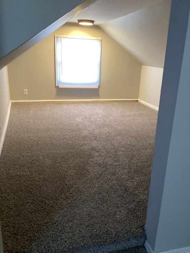 Building Photo - MOVE-IN SPECIAL!! - FIRST MONTH FREE!! - 1...