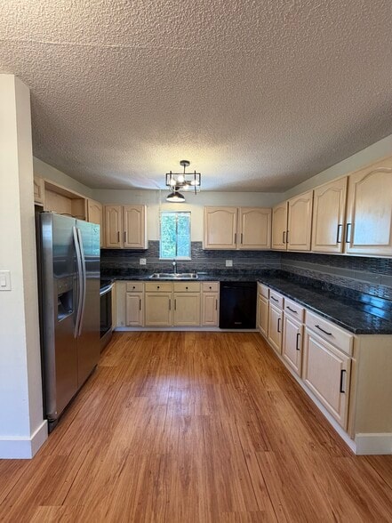 Building Photo - 5700 W 28th Ave