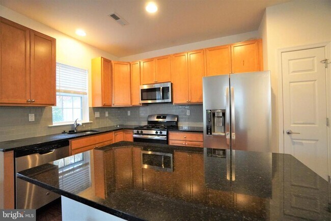 Building Photo - 1013 Chapman Cir