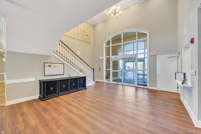 Building Photo - 3 Meadows Ln