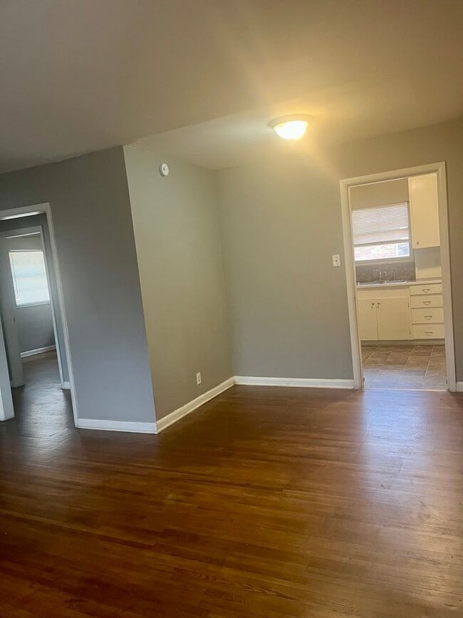 Building Photo - 105 42nd Pl