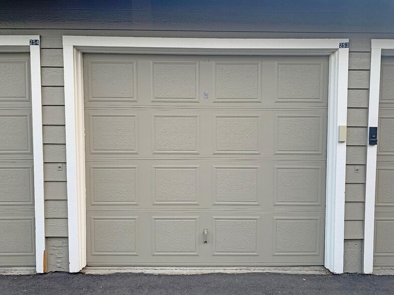 Garage - 929 Lake Tahoe Ct