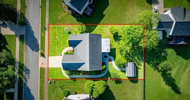 Building Photo - 205 Rockingham Meadows Dr