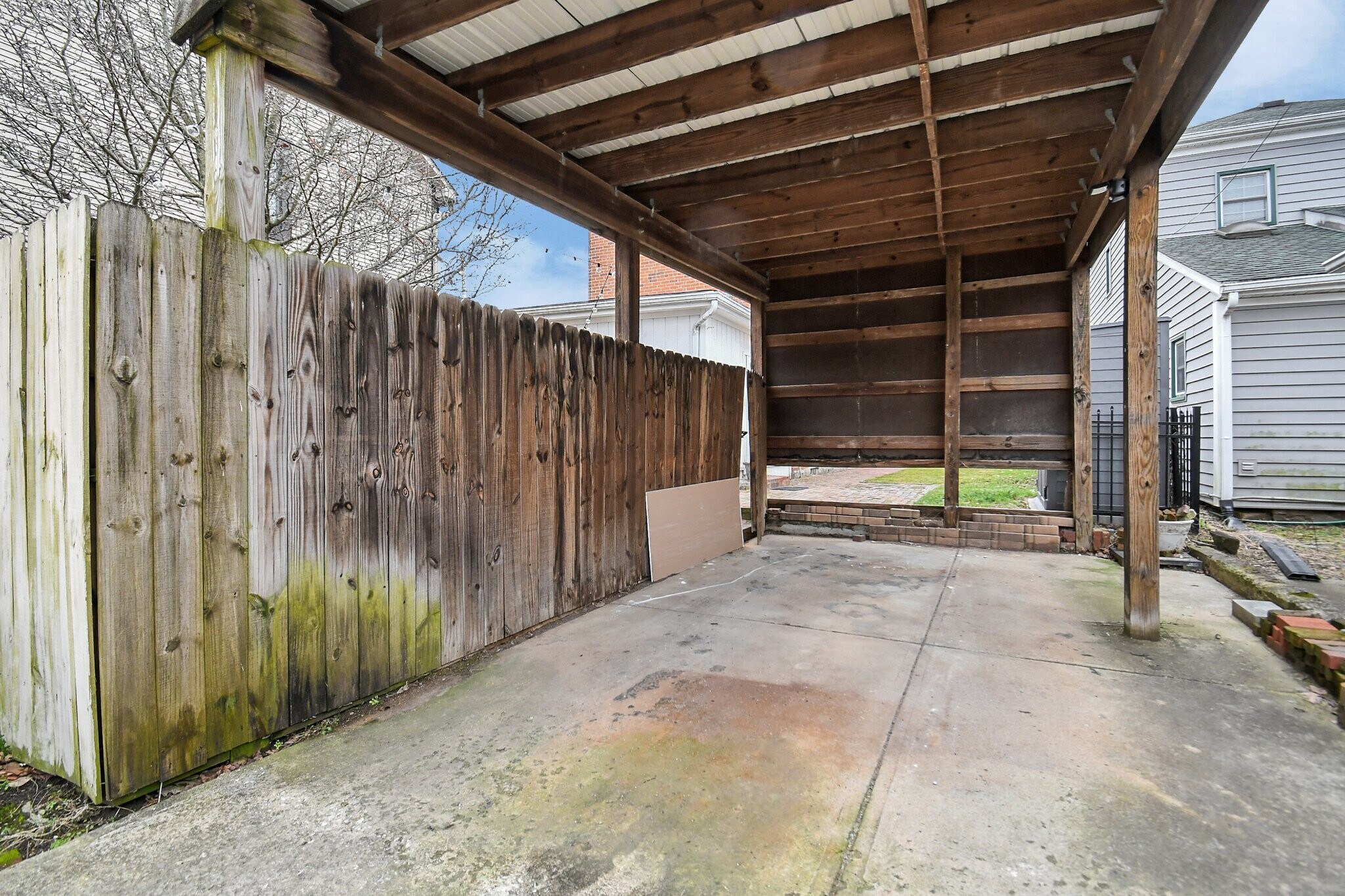 Building Photo - 450 E Beck St