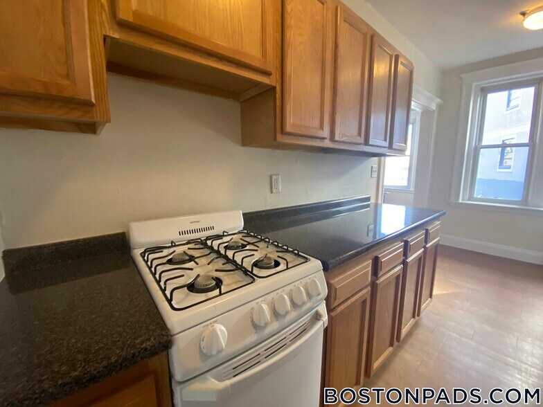 Building Photo - 1163 Boylston St