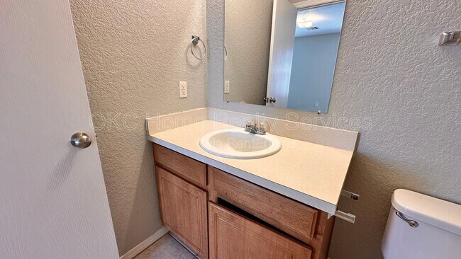 Building Photo - 5520 Bush Creek Way