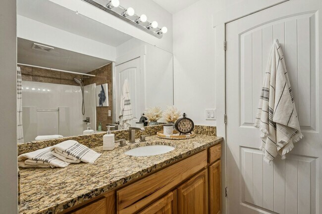 Building Photo - 127 S 800 E