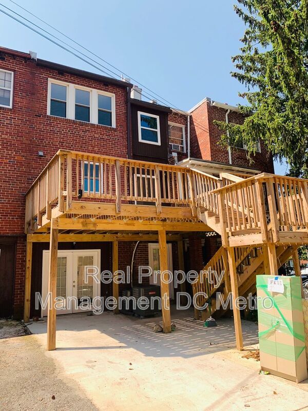 Building Photo - 1397 Sheridan St NW