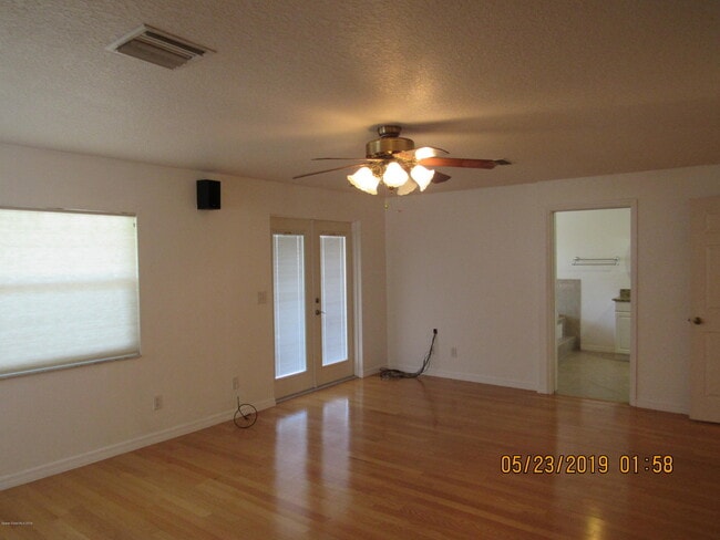 Building Photo - 156 Wilson Ave