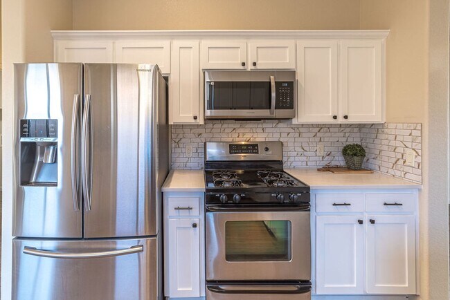 Building Photo - Elegant, Exclusive & Exquisite in this dre...
