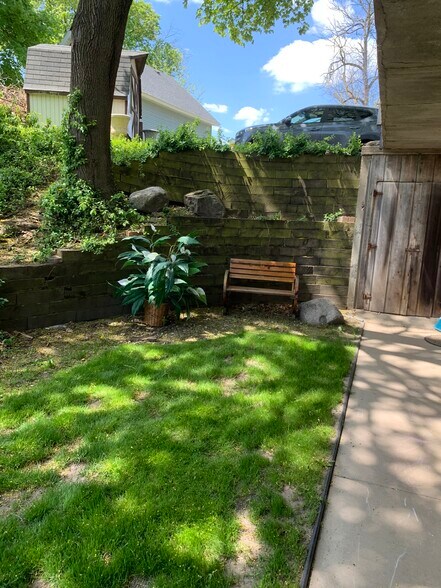 Building Photo - 24 Lynch St