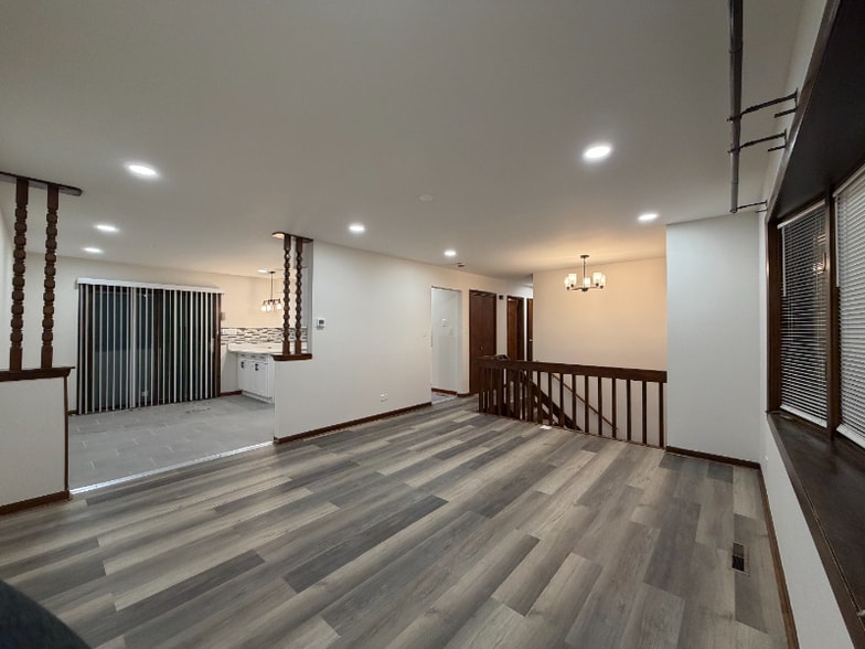 Building Photo - 7431 W 83rd Ln