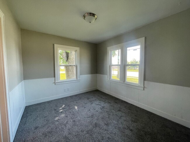 Building Photo - Adorable bungalow in Jenison