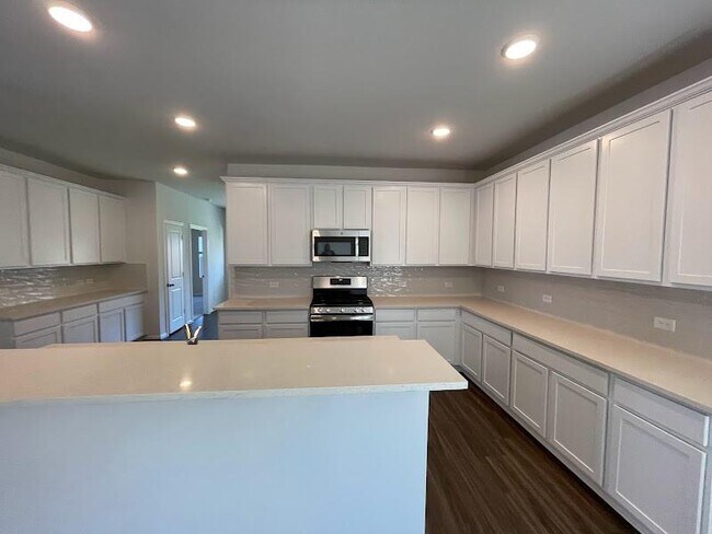 Building Photo - 256 Crystal Brook Dr