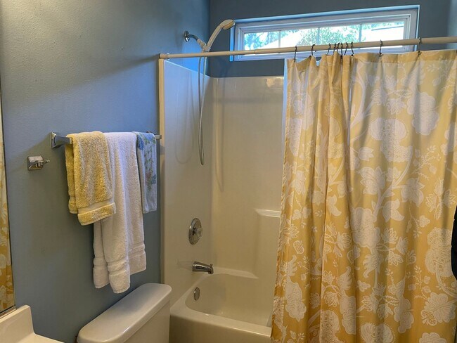 Building Photo - Fully Furnished House In Sandpiper Bay-