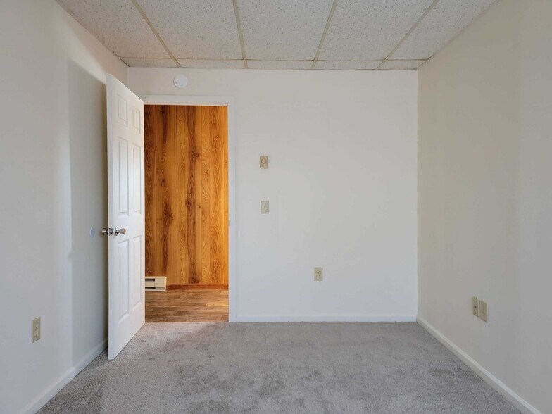 Building Photo - 84 Gross St