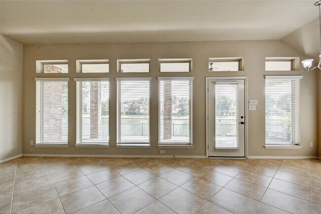 Building Photo - 26303 Crystal Cove Ln