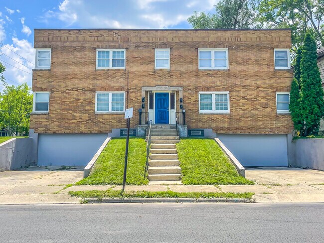 Primary Photo - 100 Victor Ave