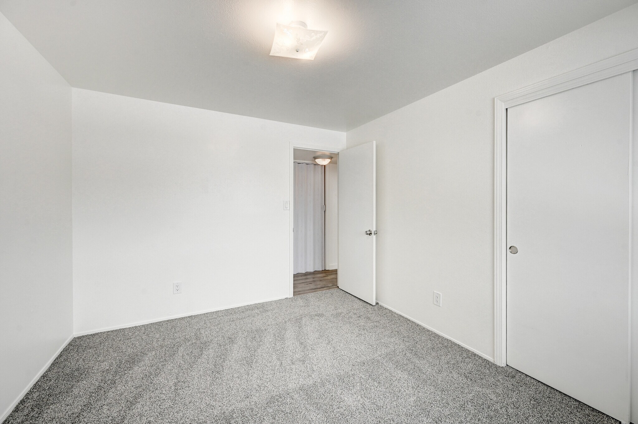 Building Photo - 1647 Jay St