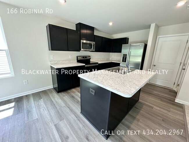 Building Photo - 166 Robinia Rd