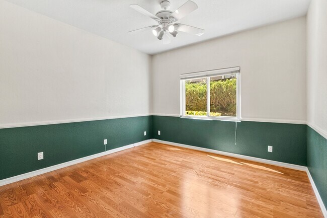 Building Photo - 15543 Vista Vicente Dr