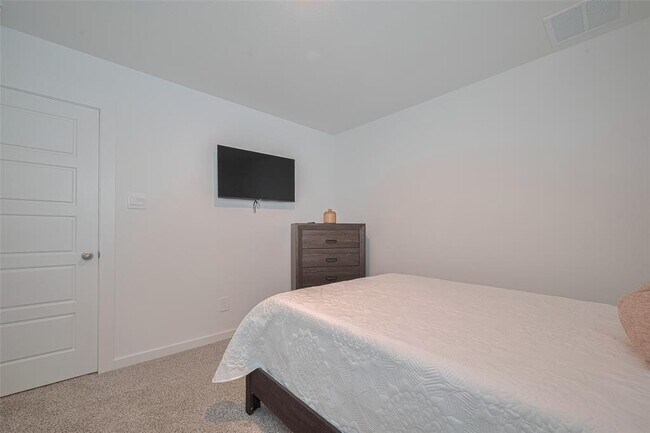 Building Photo - 3113 Crown Gate Dr