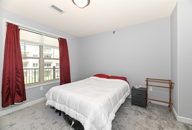 Building Photo - 4130 S Lake Dr