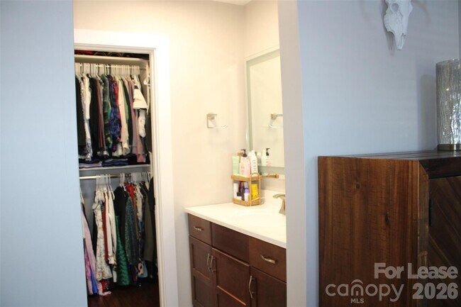 Building Photo - 18749 Vineyard Point Ln