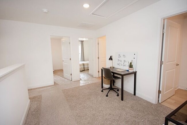 Building Photo - Welcome to the Marigold of Clover Ridge! N...