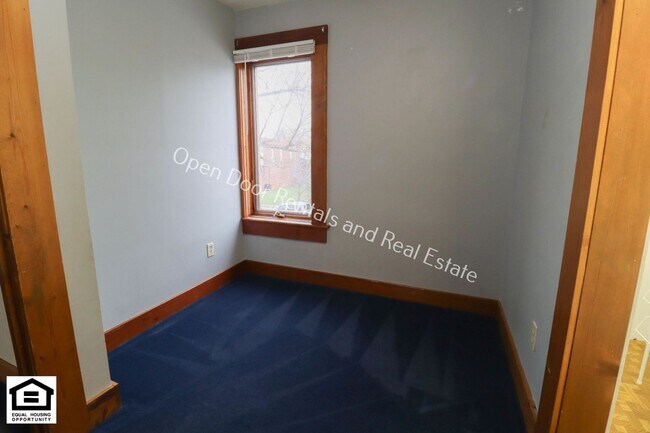 Building Photo - 725 Huffman St