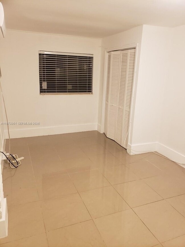 Building Photo - 4124 SW 61st Ave