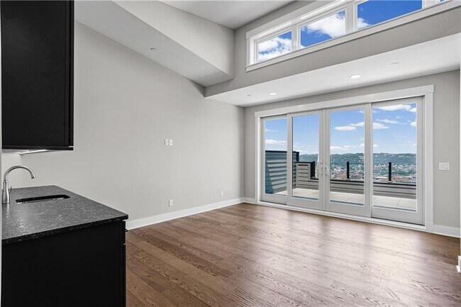 Building Photo - 1607 Grandview Ave