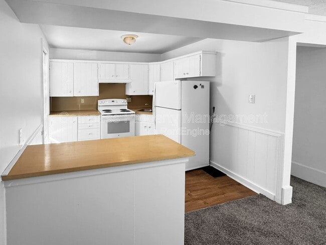 Building Photo - 617 Fulton St E