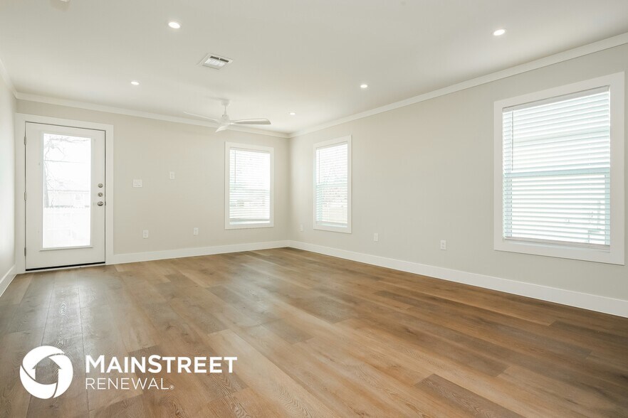 Building Photo - 2104 Belzise Terrace