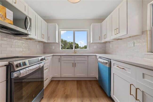 Building Photo - 8916 Memorial Hwy